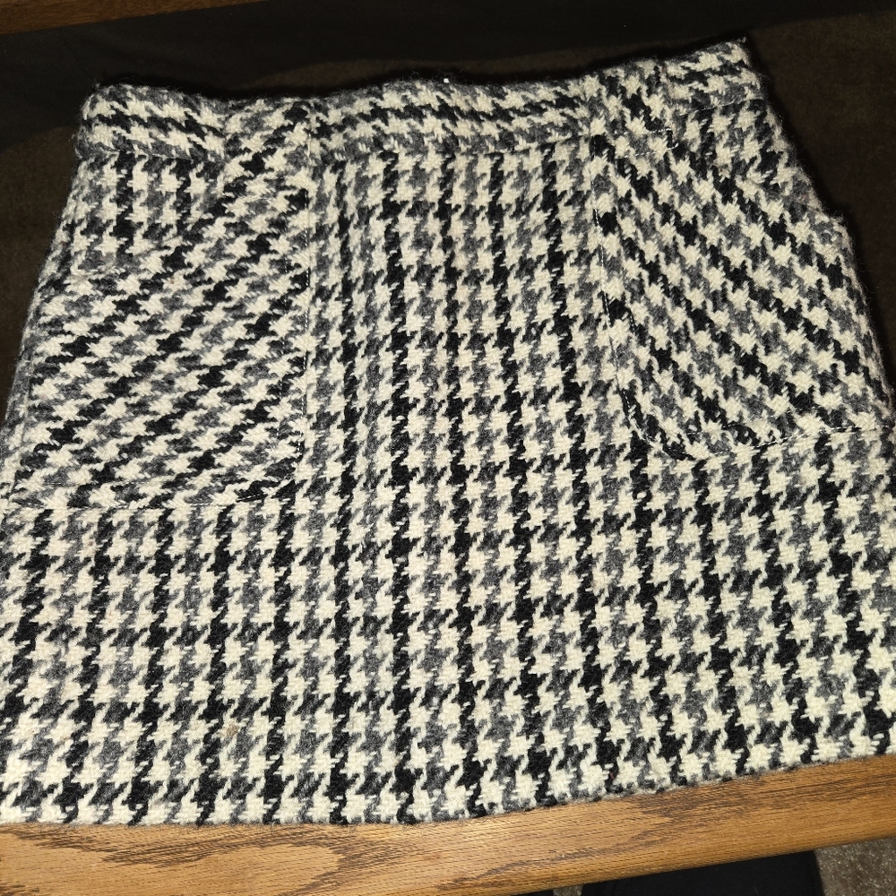 Wool skirt